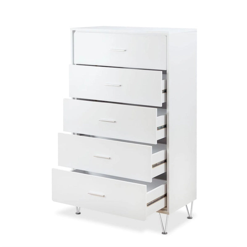 Comporte une commode à cinq tiroirs avec poignées en métal.